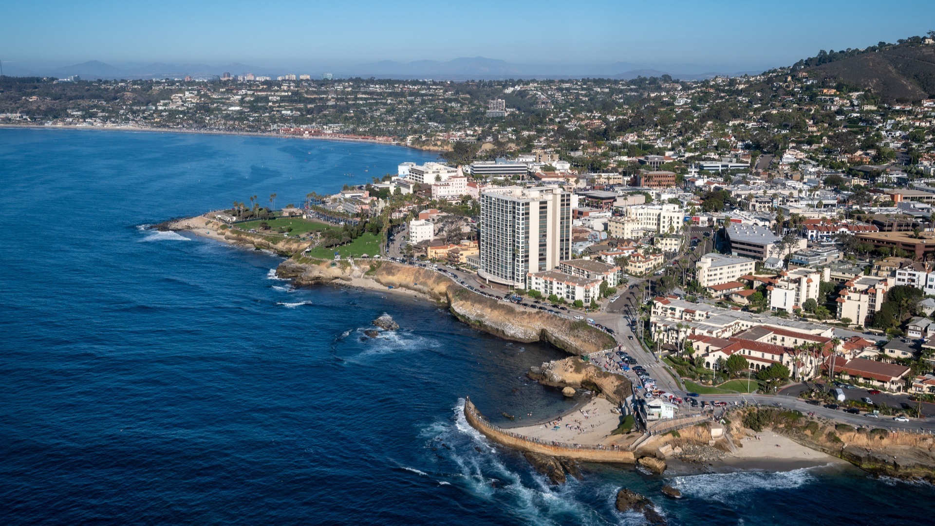 A portrait of La Jolla in San Diego County with many residential properties in the background