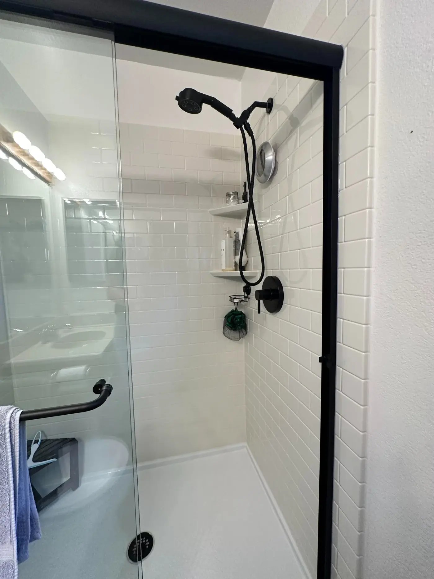 loras-shower-head-shower-remodel-shugarmans-bath-san-diego-image