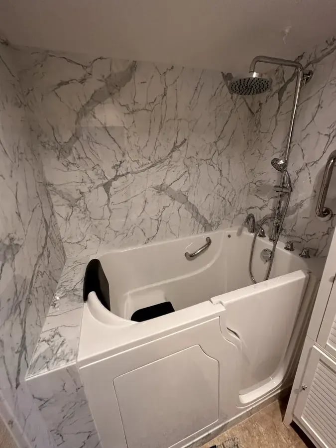 shower-head-walk-in-bathtub-san-diego-bathtub-remodeling-shugarman’s-shirley