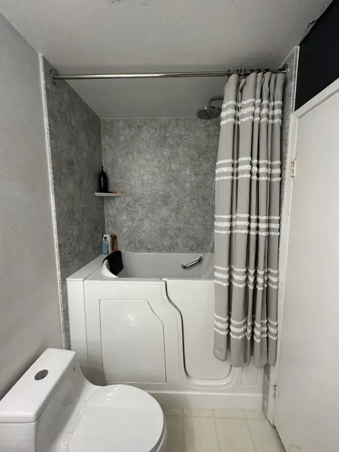 full-view-walk-in-tub-remodeling-san-diego-shugarman’s
