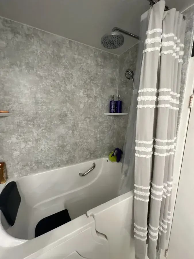 top-view-walk-in-tub-remodeling-san-diego-shugarman’s